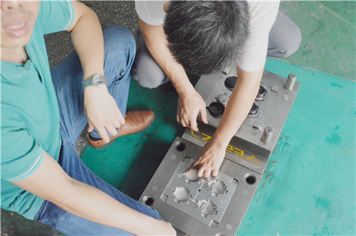 注塑模具大概多少錢？