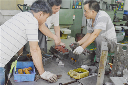 手機(jī)注塑模具