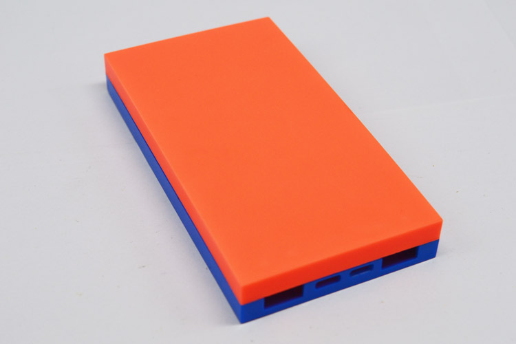 充電寶外殼噴油案例U581 沙井塑膠噴油 充電寶外殼噴油案例U581 沙井塑膠噴油